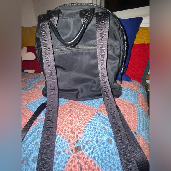 Calvin Klein - Picture 8 of 9